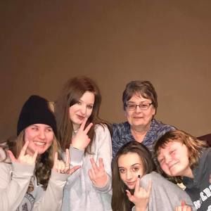 Meet your Posher, Debbie